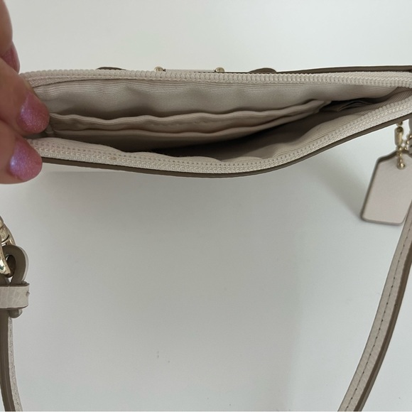 Vintage Coach leather wristlet - Picture 5 of 5